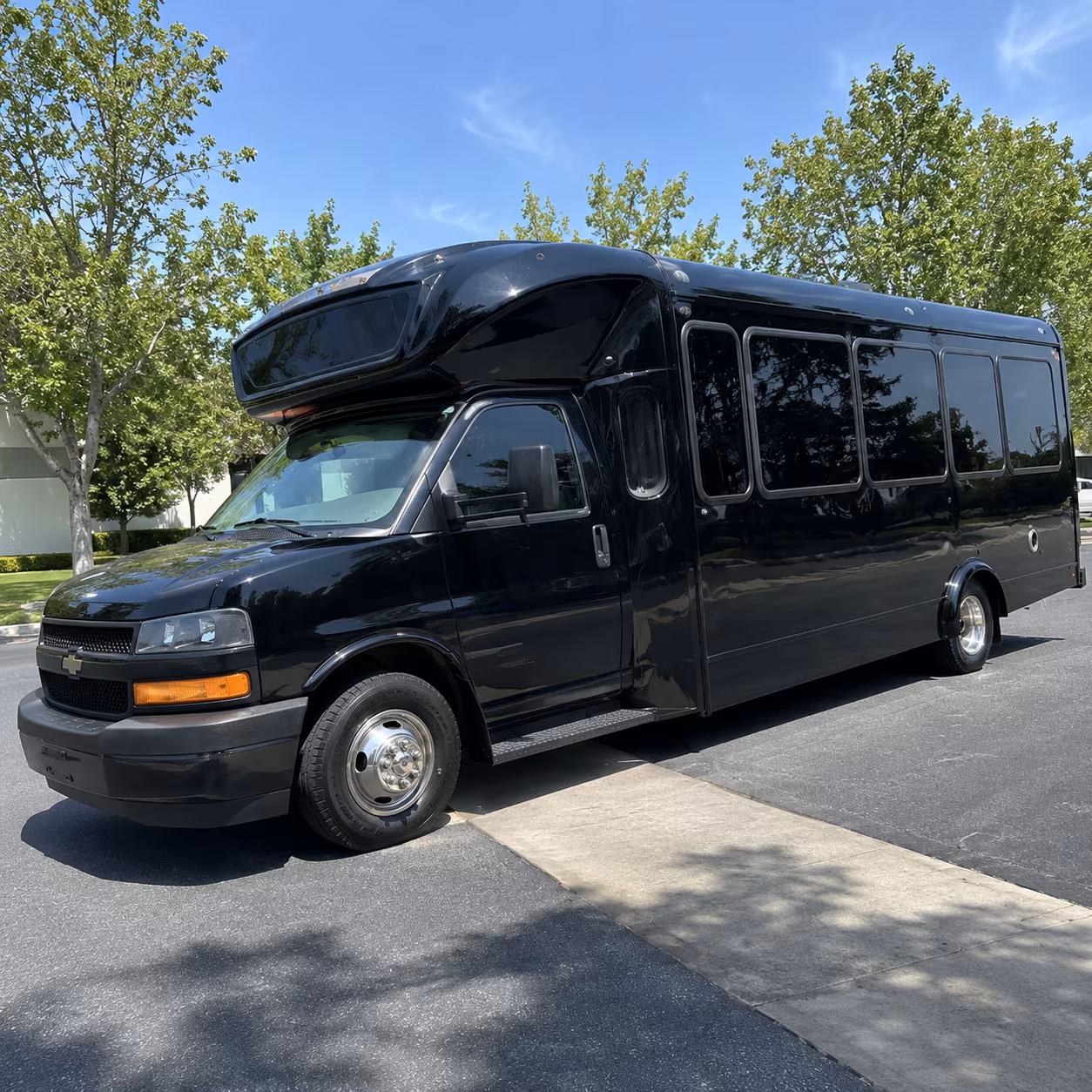 berkeley 15 passenger party bus