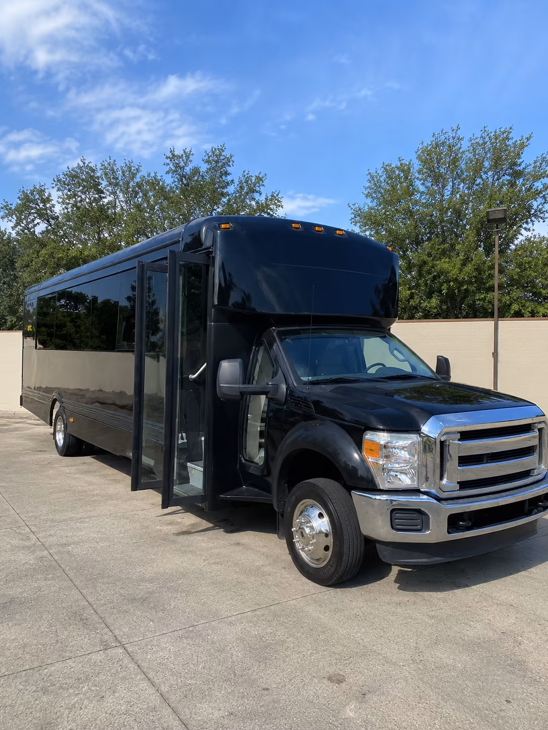berkeley 20 passenger party bus